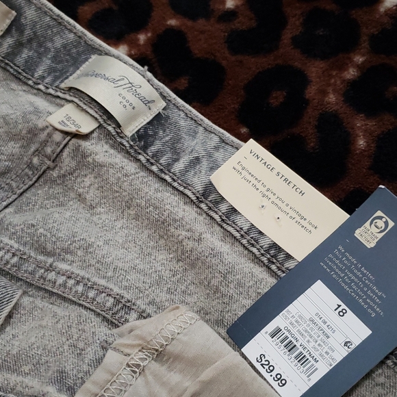 Universal Thread Vintage Straight Jeans Woman Size 18/34 - Picture 9 of 10